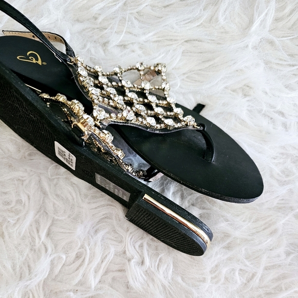 7.5 BLACK J CREW POM POM SANDALS  🩴 - Picture 4 of 9